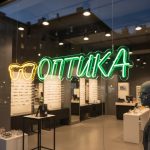 Неоновая вывеска «ОПТИКА» с очками — LED-неон для витрин и салонов